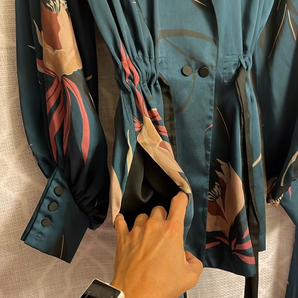 Zara Satin Effect Floral Robe and trousers set - Picture 7 of 10